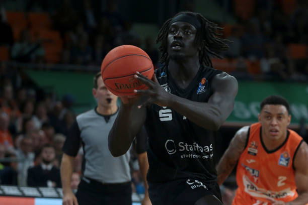 在竞技足球 在竞技足球